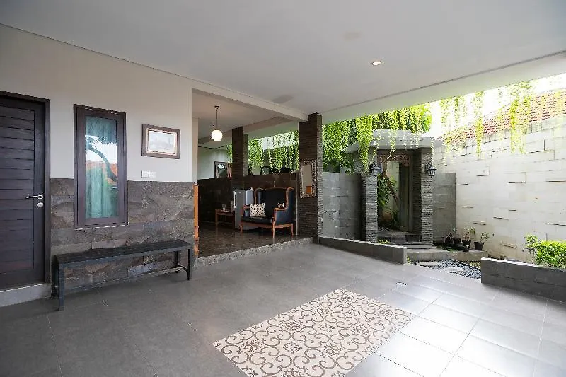 Oyo 2438 D' Tamblingan Guesthouse Kuta Selatan Hotel